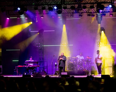 Gerald Albright and his band