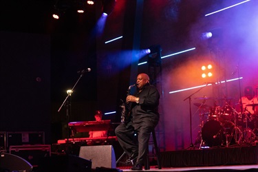 Gerald Albright plays a soulful tune